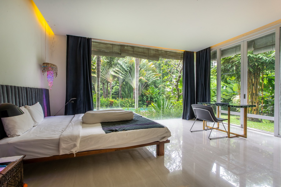 a spacious 3 bedroom villa near kedungu beach 6