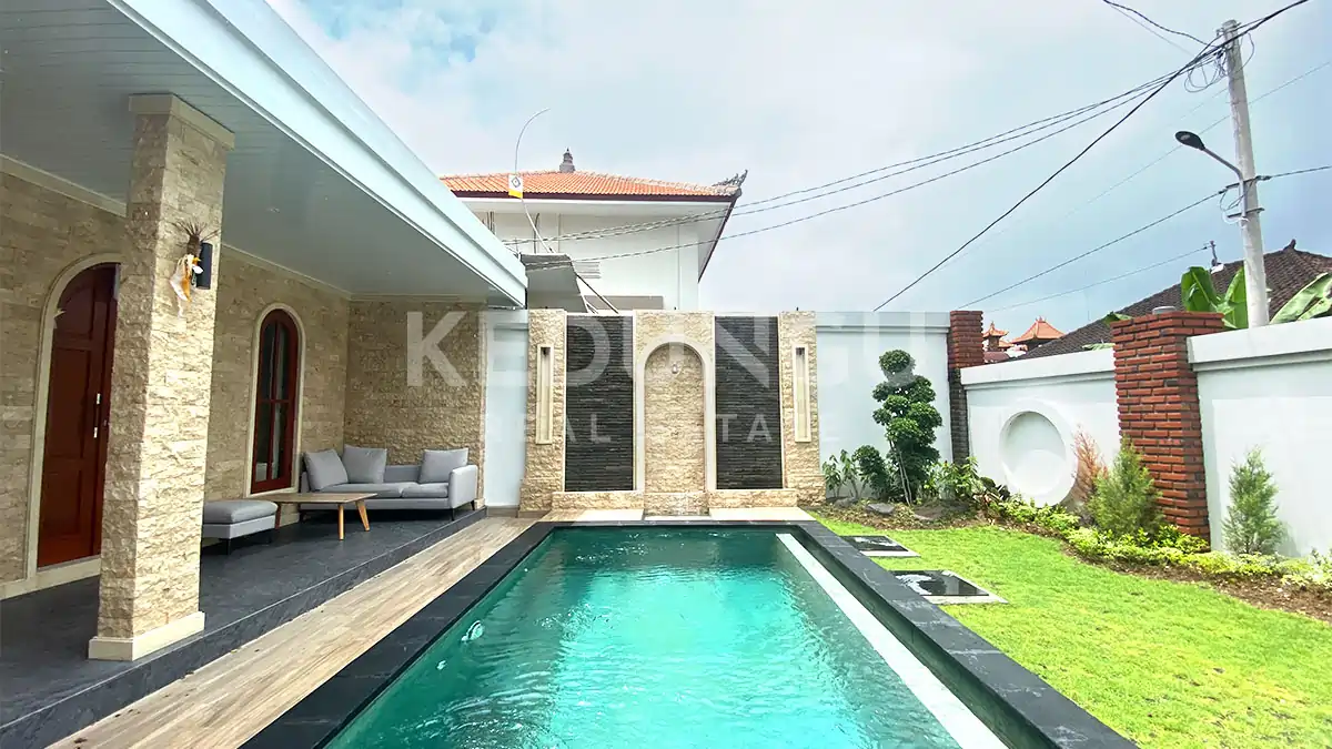 Grey Villa 2 Bedrooms Kedungu KRE Watermark 13